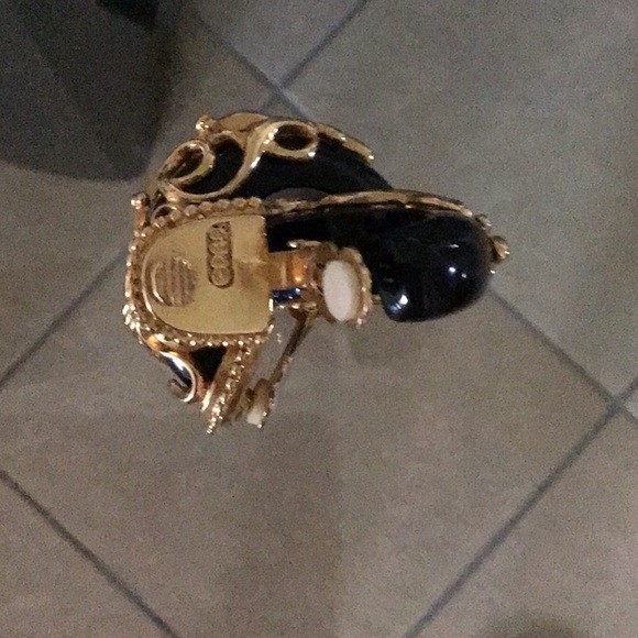 Earring - Picture 4 of 5